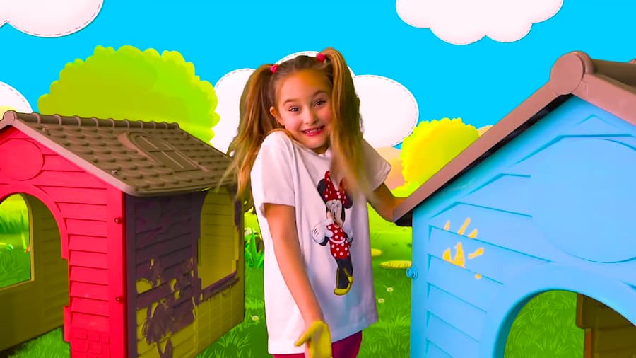 اسباب بازی ها و خانواده مهربان - خانه سازی پرنسس ساشا با بلوک های رنگارنگ